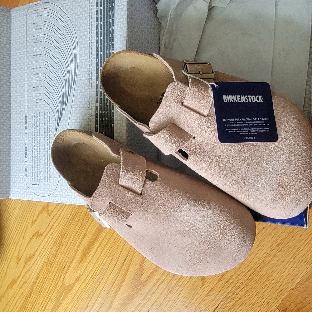 Birkenstock Womens Tan Clogs